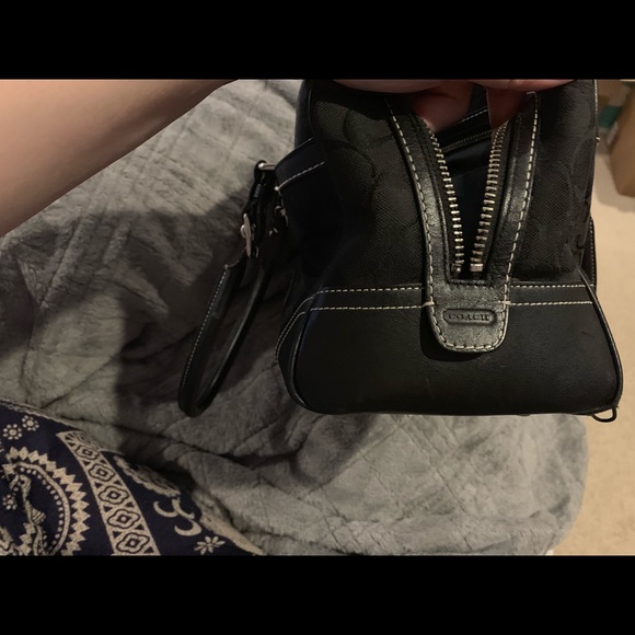 Coach purse - Picture 4 of 7